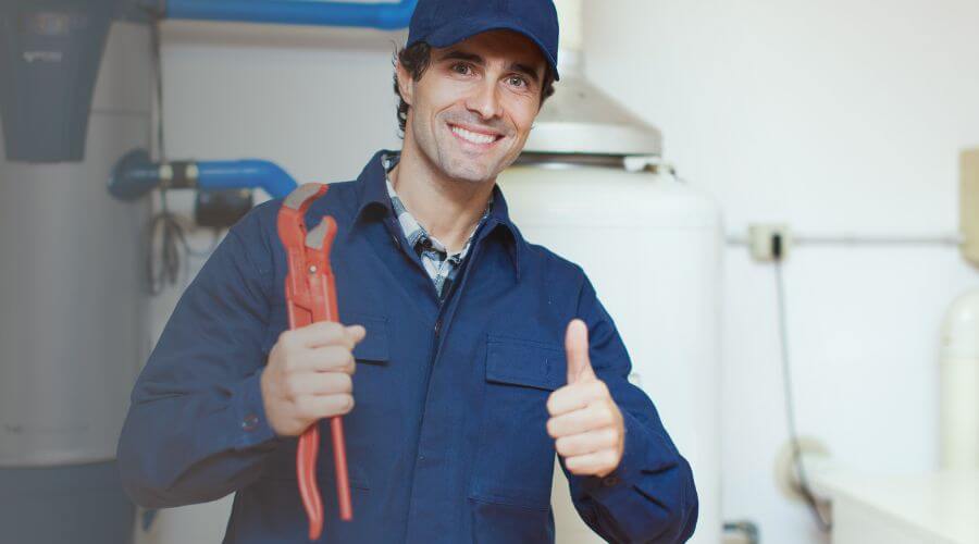 Local expert plumbing services in Clifton Hill, MO